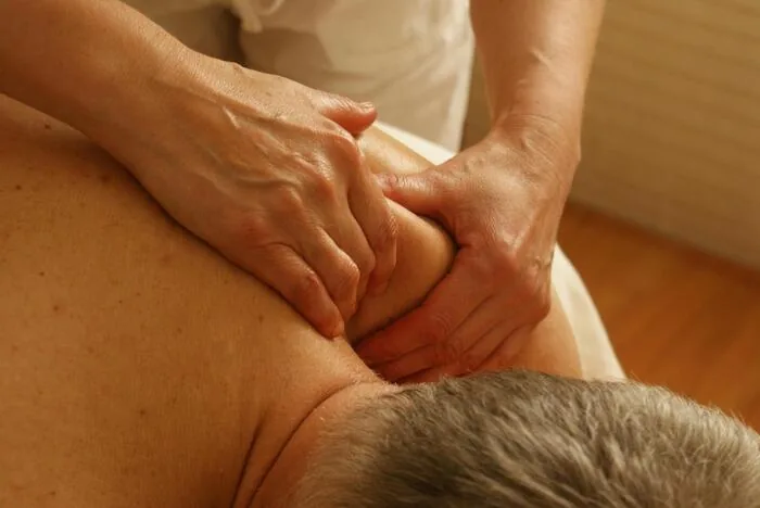 Triggerpunkttherapie gegen Nacken- und Rückenschmerzen in Zürich